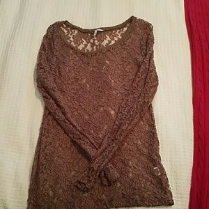 BKE Long Sleeved Lacey blouse